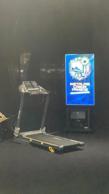 Konfigurasi treadmill, kamera, dan layar portrait Cabor Pansos.