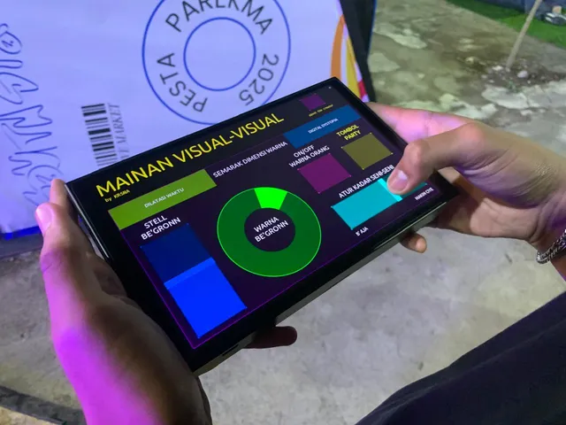 Antarmuka kontrol visual melalui perangkat tablet di Kios Krsna Visual.